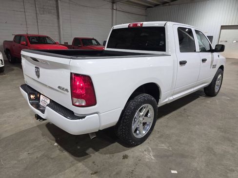 Used 2018 RAM 1500 Express AWD/4WD image 16