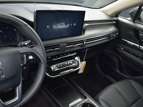 New 2025 Lincoln Corsair Reserve image 17