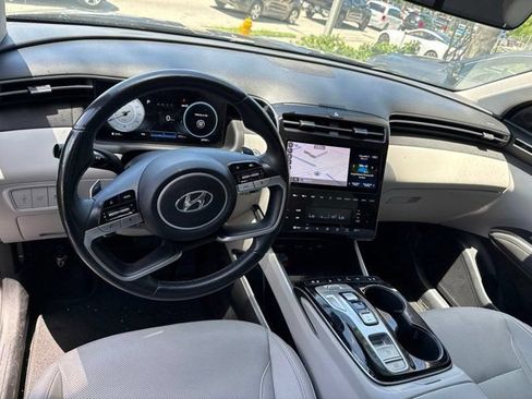 Used 2022 Hyundai Tucson Limited FWD image 2