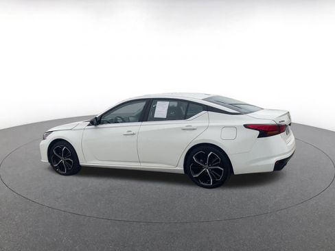 Used 2025 Nissan Altima 2.5 SR image 10