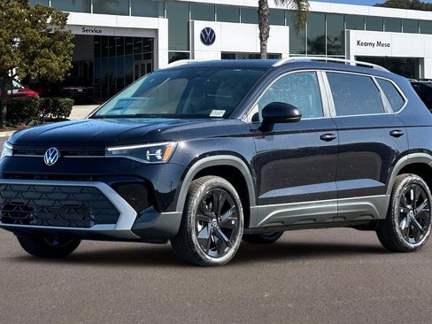 New 2025 Volkswagen Taos SE image 8