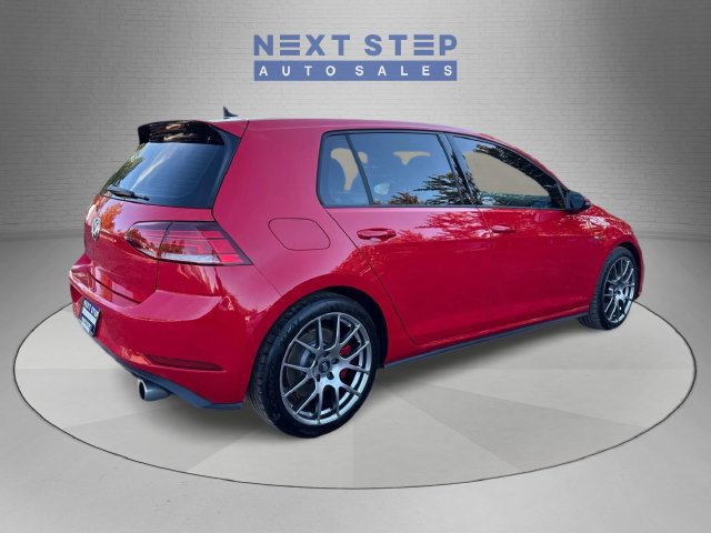 Used 2018 Volkswagen GTI SE FWD image 8