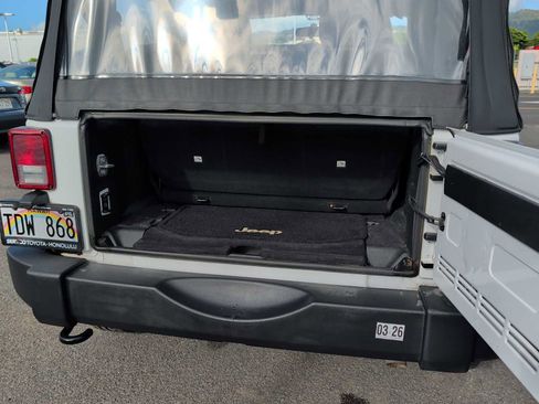 Used 2017 Jeep Wrangler Sport w/ Mopar Black Appearance Group image 17