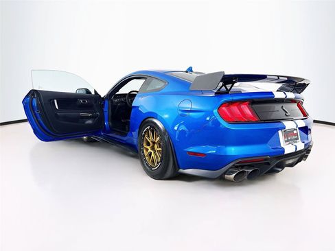 Used 2020 Ford Mustang Shelby GT500 w/ Carbon Fiber Track Pack RWD image 40