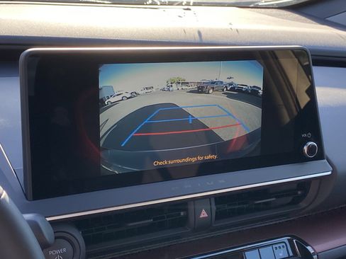 Used 2026 Toyota Prius Plug-In Hybrid image 7