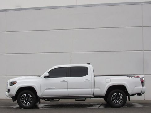 Certified 2023 Toyota Tacoma TRD Sport AWD/4WD image 4