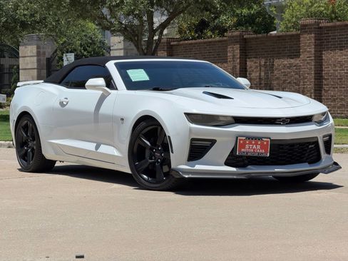 Used 2018 Chevrolet Camaro SS RWD image 1