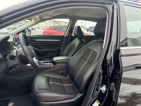 Used 2024 Nissan Altima 2.5 SR image 10