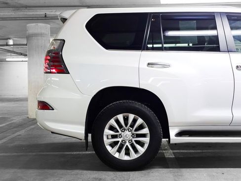 Used 2021 Lexus GX 460 Premium image 16