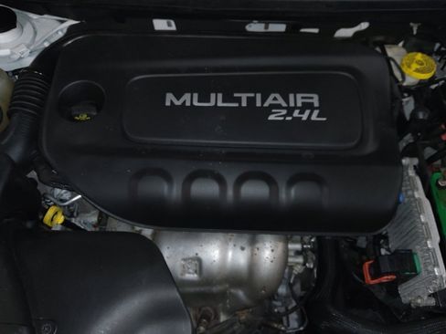 Used 2018 Jeep Cherokee Latitude Plus image 30