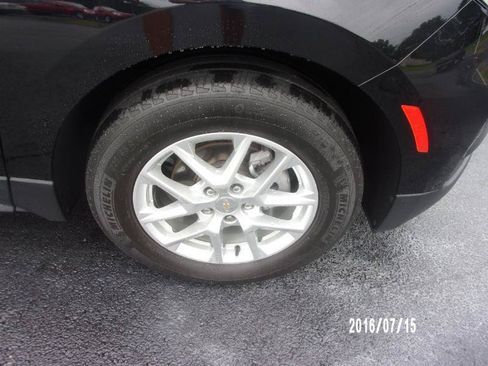Used 2023 Chevrolet Equinox LS FWD image 13