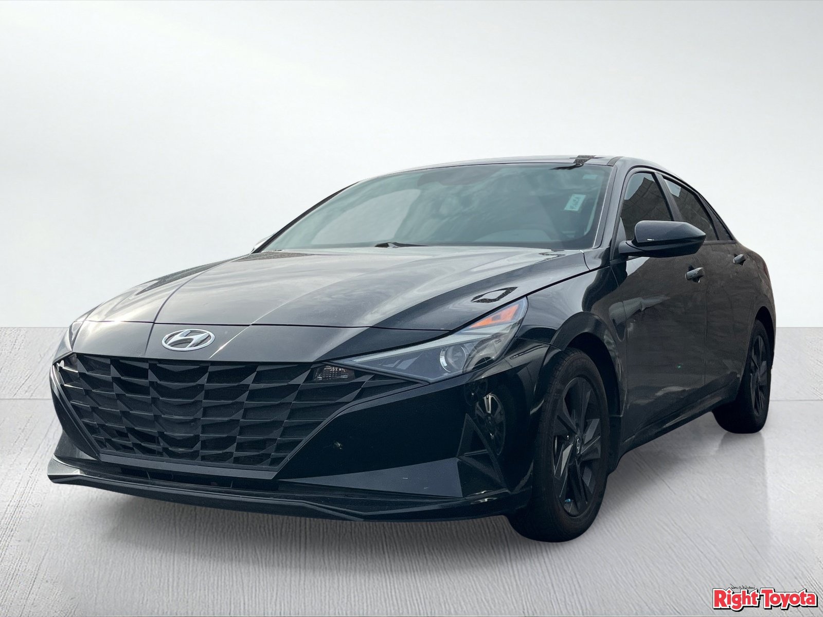 Used 2023 Hyundai Elantra SEL FWD image 2