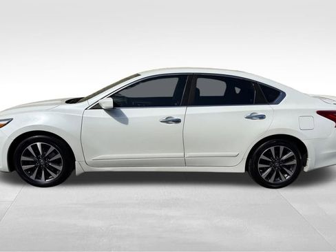 Used 2016 Nissan Altima 2.5 SV FWD image 10