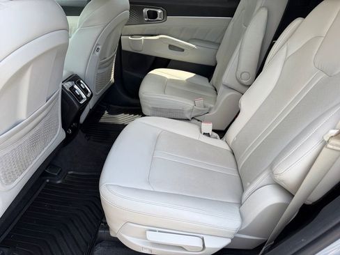 Used 2022 Kia Sorento SX FWD image 13