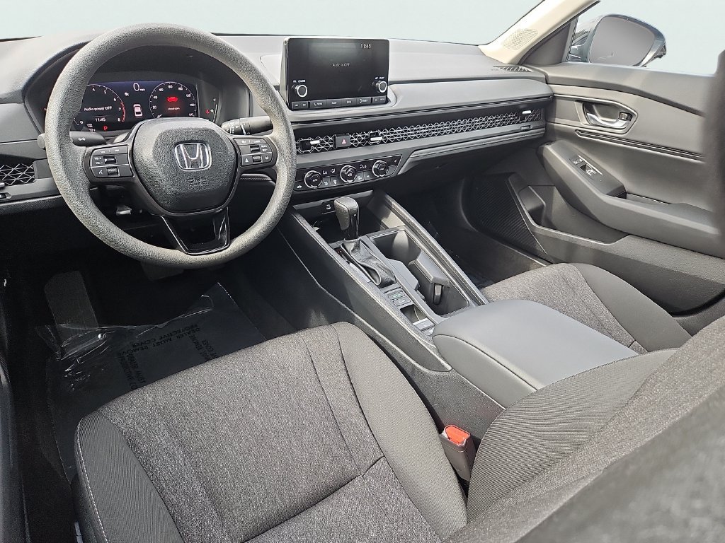 Used 2025 Honda Accord SE image 11