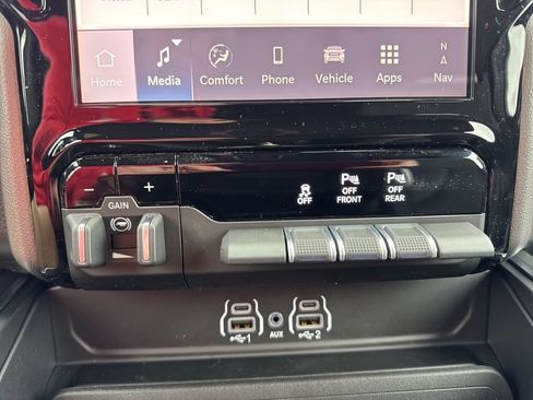New 2026 RAM 1500 Big Horn AWD/4WD image 6