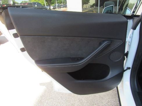 Used 2023 Tesla Model Y Long Range image 16