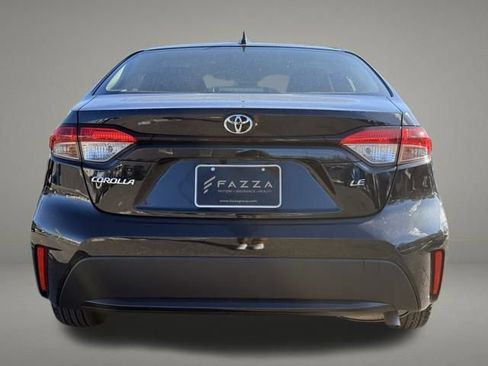 Used 2022 Toyota Corolla LE image 4