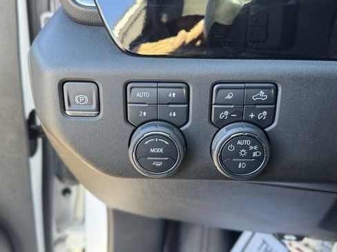 Used 2022 Chevrolet Silverado 1500 High Country w/ High Country Premium Package image 16