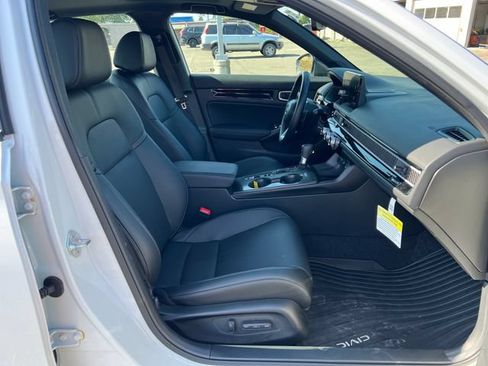 Used 2025 Honda Civic Sport image 9