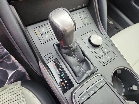 Used 2025 Lexus IS 350 F Sport image 16