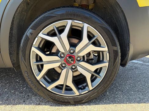 Used 2023 Kia Seltos SX w/ SX Sunroof Package image 18