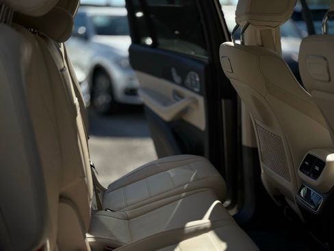 Used 2020 Mercedes-Benz GLS 450 4MATIC image 15