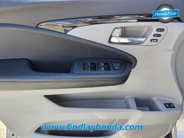 Certified 2017 Honda Pilot Touring image 27