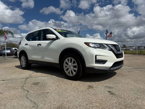 Used 2020 Nissan Rogue S image 3
