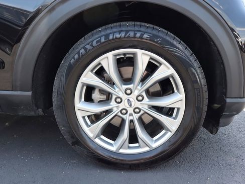 Used 2023 Ford Explorer XLT w/ Equipment Group 202A AWD/4WD image 14