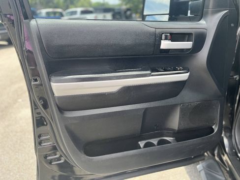 Used 2018 Toyota Tundra SR5 w/ SR5 Upgrade Package AWD/4WD image 10
