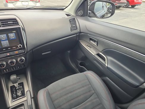 Used 2023 Mitsubishi Outlander Sport SE AWD/4WD image 11