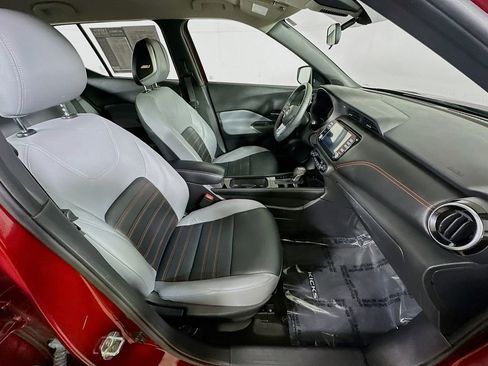 Used 2022 Nissan Kicks SR w/ Premium Package image 12