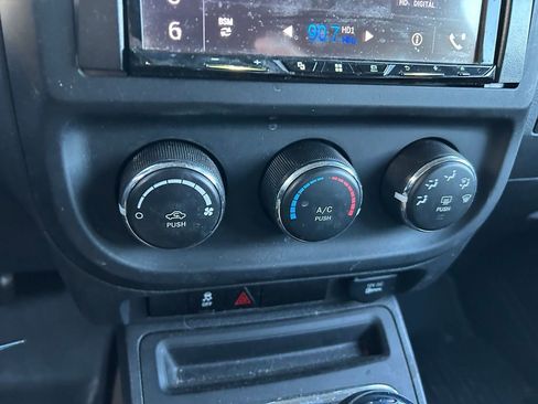 Used 2015 Jeep Patriot Sport w/ Power Value Group image 23