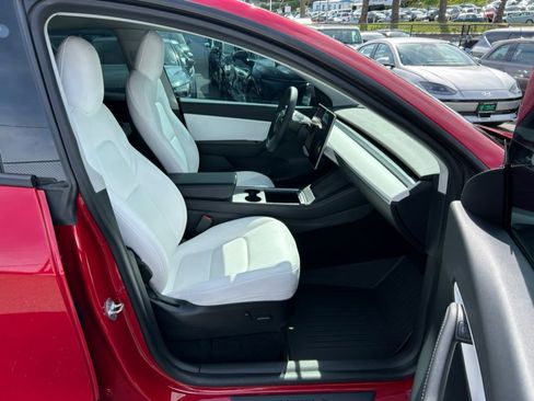 Used 2022 Tesla Model Y Performance image 37