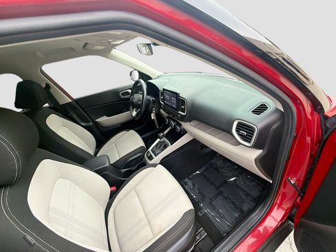 Used 2021 Hyundai Venue SEL FWD image 29