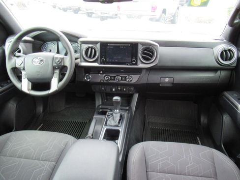 Used 2019 Toyota Tacoma TRD Sport RWD image 12