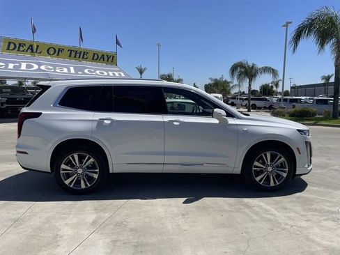 Used 2024 Cadillac XT6 Premium Luxury w/ Technology Package AWD/4WD image 9