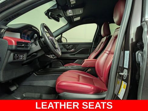 Used 2023 Lincoln Corsair Reserve w/ Towing Package AWD/4WD image 11