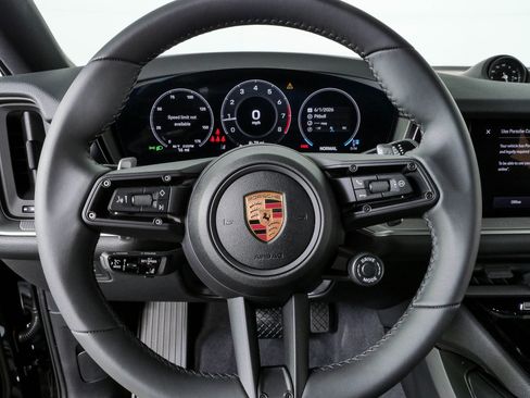 New 2026 Porsche Cayenne Coupe AWD/4WD image 9