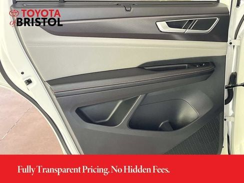 Used 2024 Volkswagen Atlas Peak Edition SEL AWD/4WD image 18