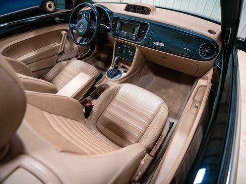 Used 2013 Volkswagen Beetle 2.0T image 16