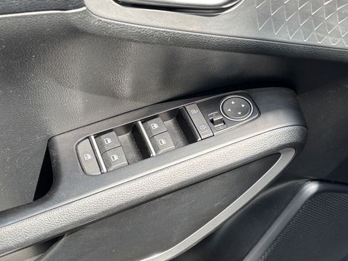 Used 2025 Kia Soul LX w/ LX Technology Package FWD image 18