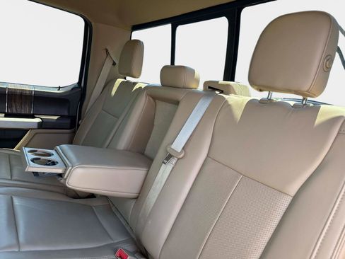 Used 2019 Ford F150 Lariat RWD image 13