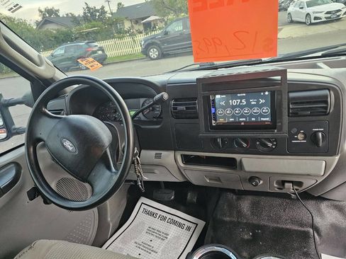 Used 2007 Ford F250 XL image 14