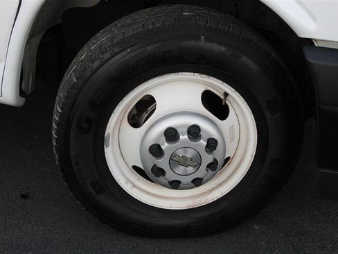 Used 2024 Chevrolet Express 3500 w/ Power Convenience Package image 26