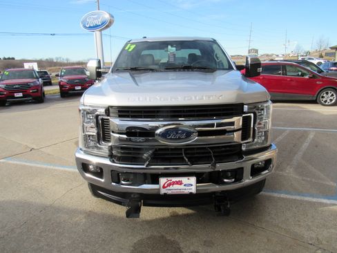 Used 2017 Ford F250 XLT w/ XLT Premium Package image 2