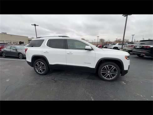 Certified 2023 GMC Acadia SLT w/ Technology Package image 9