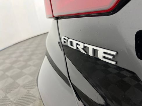 Used 2023 Kia Forte LXS w/ LXS Technology Package FWD image 19