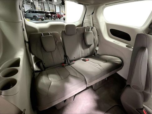 Used 2021 Chrysler Voyager LX FWD image 32